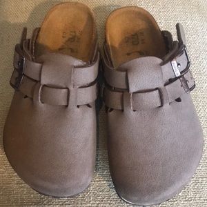 Birkenstock’s fits 9-10 EUC